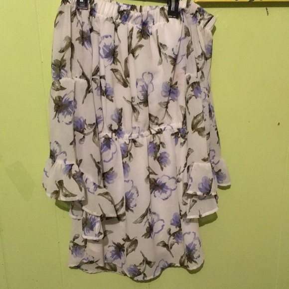 white off the shoulder floral dress - Picture 2 of 5